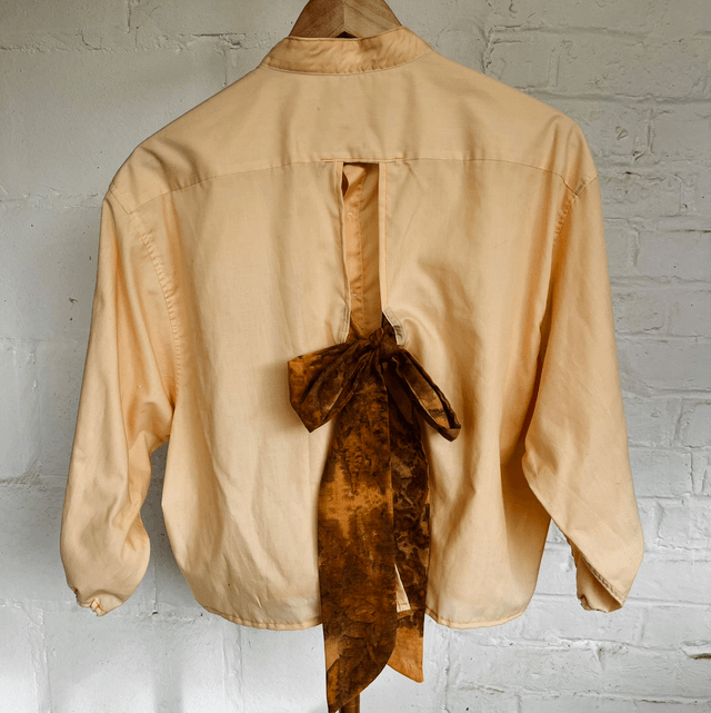 Collection Sumac - Chemise nouée dos pêche 