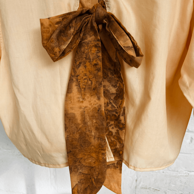 Collection Sumac - Chemise nouée dos pêche 