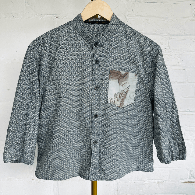 Collection Sumac - Chemise nouée dos bleuté